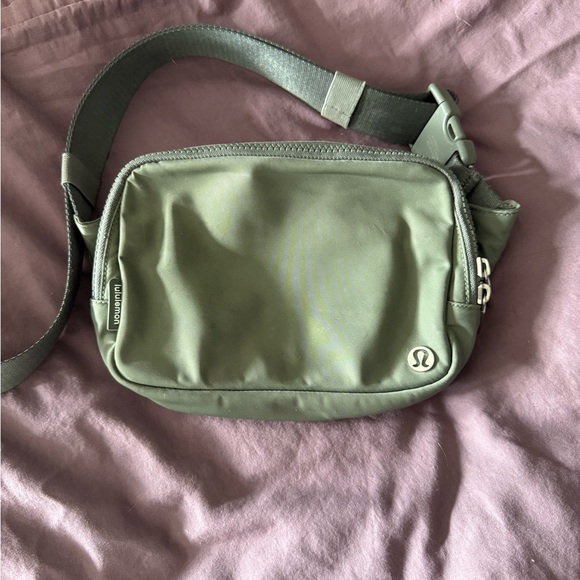lululemon athletica belt bag - Picture 1 of 4